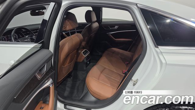 Audi A6 2020 — photo 16