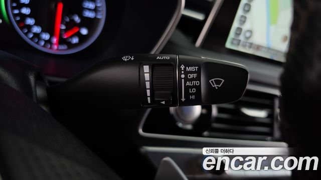 Genesis G70 2018 — photo 25