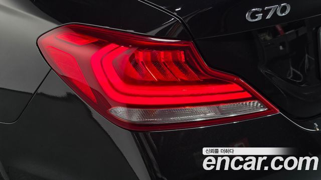 Genesis G70 2018 — photo 9