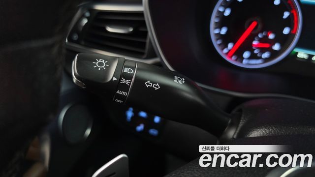 Genesis G70 2018 — photo 28