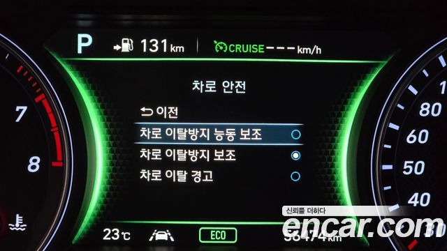 Genesis G70 2018 — photo 30