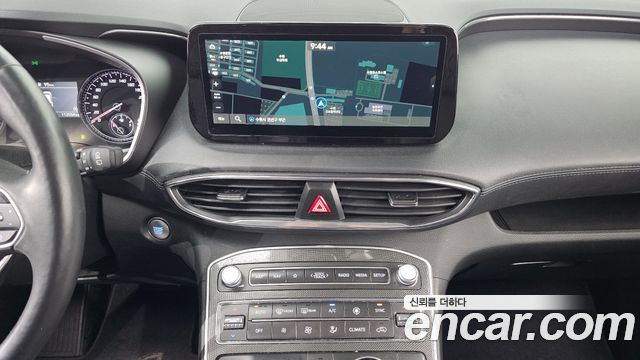 Hyundai Santafe 2023 — photo 18