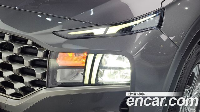 Hyundai Santafe 2023 — photo 8
