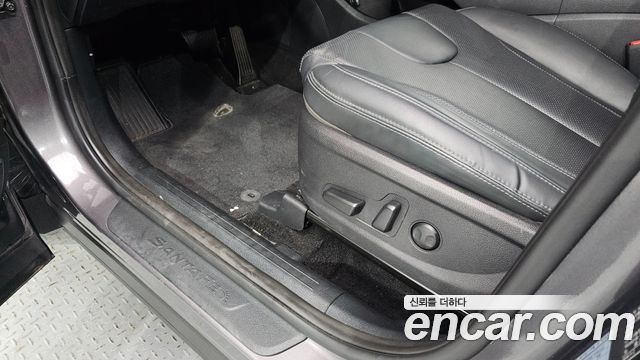 Hyundai Santafe 2023 — photo 29