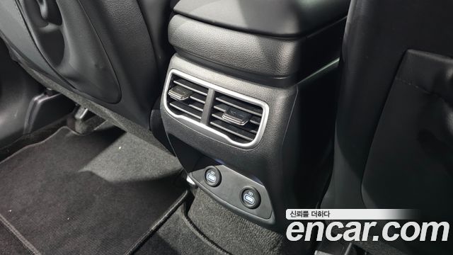 Hyundai Santafe 2023 — photo 31