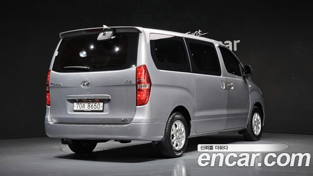 Hyundai Starex 2013 — photo 2