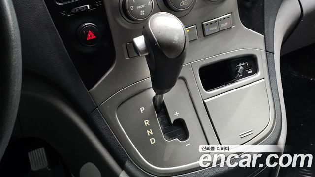 Hyundai Starex 2013 — photo 9