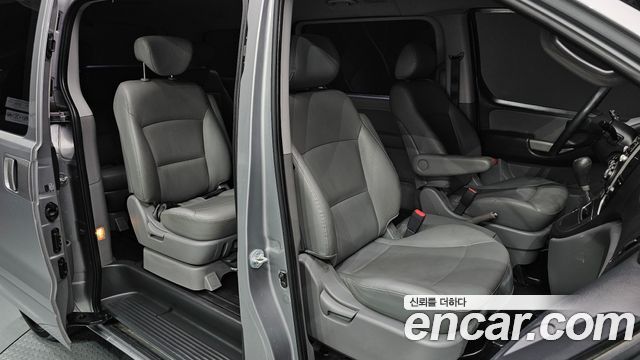 Hyundai Starex 2013 — photo 11