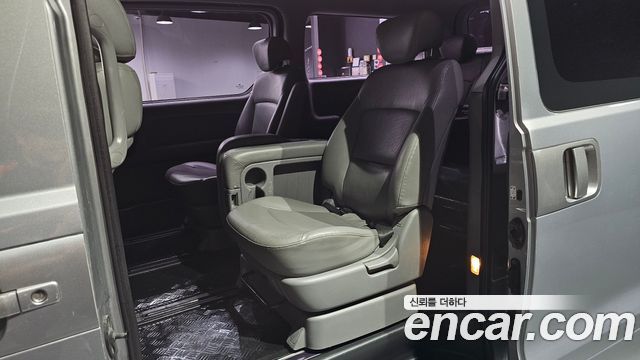 Hyundai Starex 2013 — photo 12