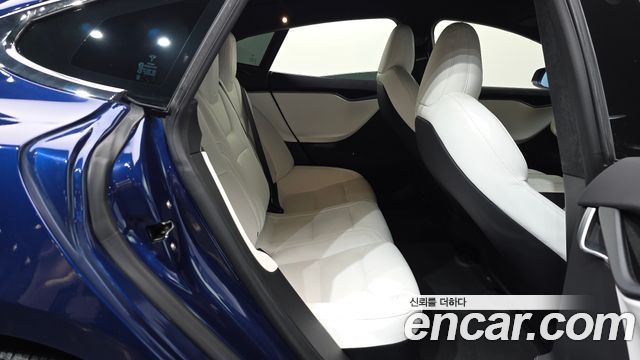 Tesla Model S 2020 — photo 17
