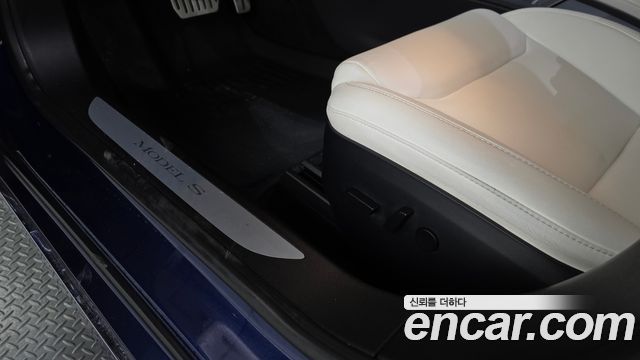 Tesla Model S 2020 — photo 31