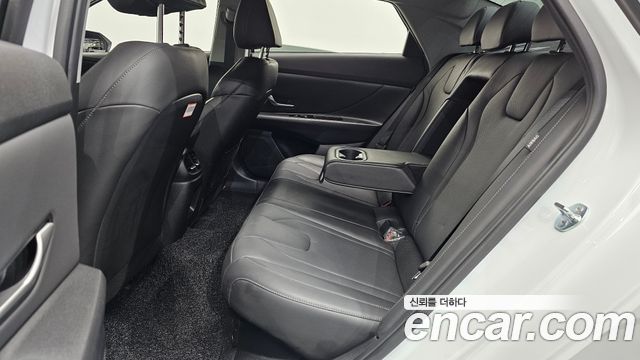 Hyundai AVANTE 2025 — photo 11