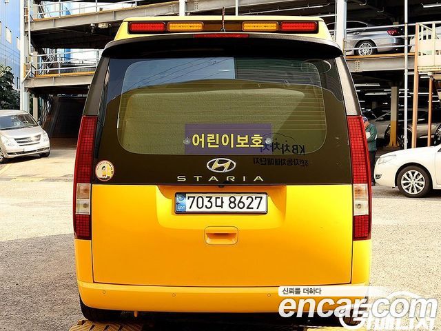 Hyundai Staria 2023 — photo 4