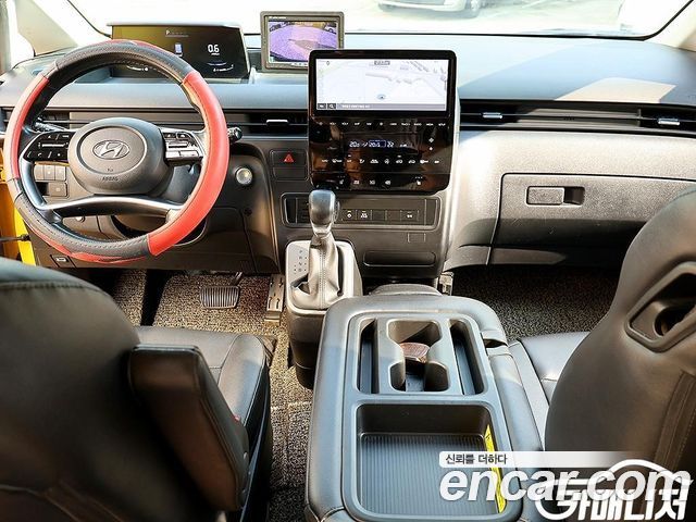 Hyundai Staria 2023 — photo 7