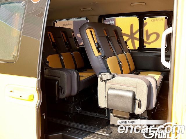Hyundai Staria 2023 — photo 11