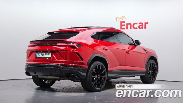 Lamborghini Urus 2022 — photo 2