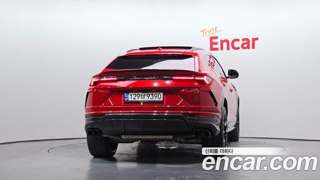 Lamborghini Urus 2022 — photo 4