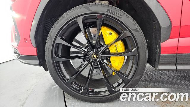 Lamborghini Urus 2022 — photo 5