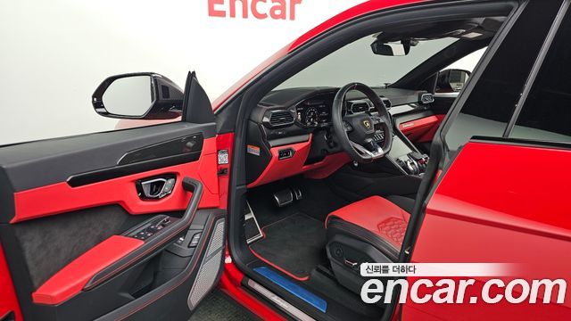 Lamborghini Urus 2022 — photo 10