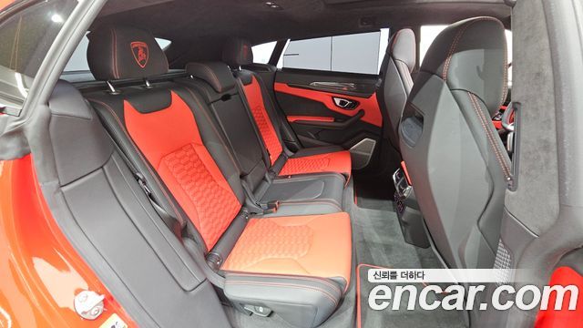 Lamborghini Urus 2022 — photo 11