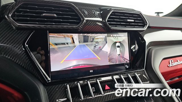 Lamborghini Urus 2022 — photo 16