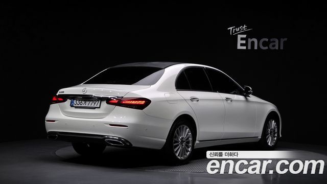 Mercedes-Benz E-Class 2021 — photo 2