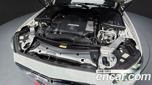 Mercedes-Benz E-Class 2021 — photo 6