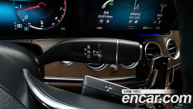 Mercedes-Benz E-Class 2021 — photo 12