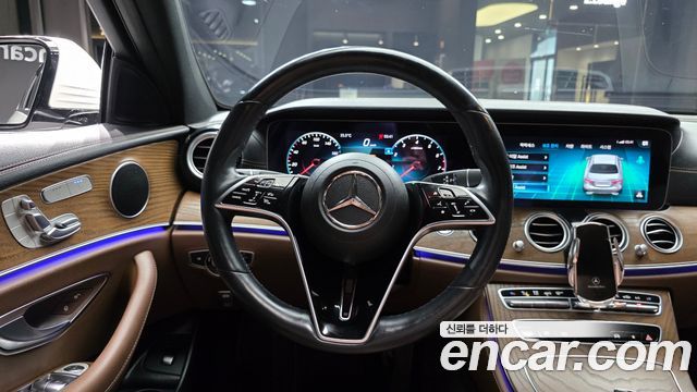 Mercedes-Benz E-Class 2021 — photo 20