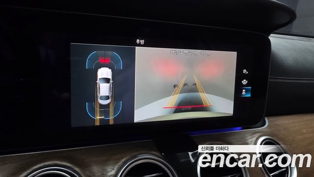 Mercedes-Benz E-Class 2021 — photo 21