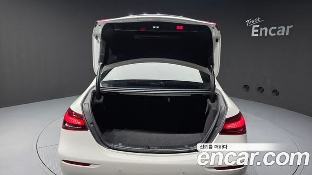Mercedes-Benz E-Class 2021 — photo 26