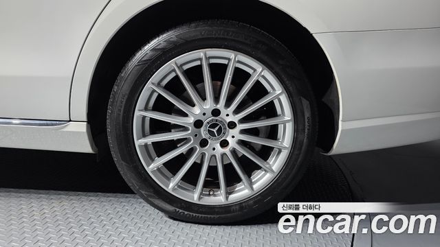 Mercedes-Benz E-Class 2021 — photo 7