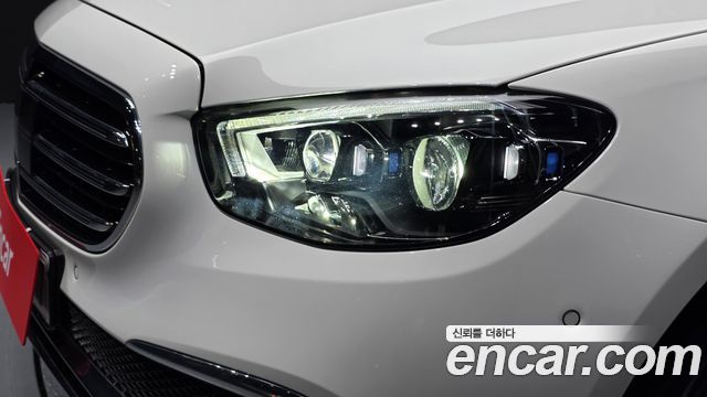 Mercedes-Benz E-Class 2021 — photo 8