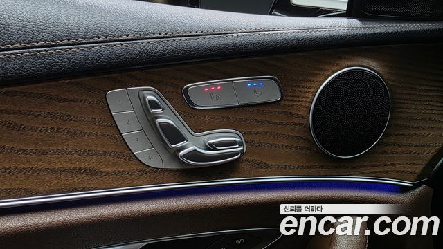 Mercedes-Benz E-Class 2021 — photo 29
