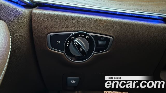Mercedes-Benz E-Class 2021 — photo 30