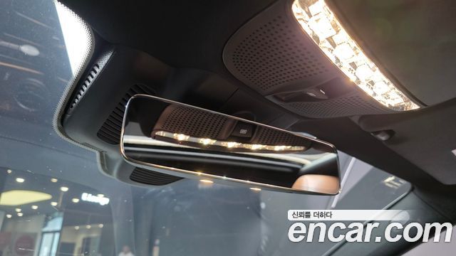 Mercedes-Benz E-Class 2021 — photo 33