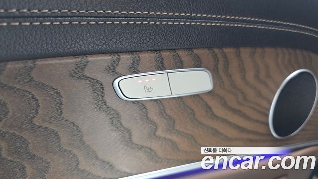 Mercedes-Benz E-Class 2021 — photo 35