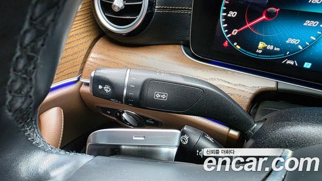 Mercedes-Benz E-Class 2021 — photo 36