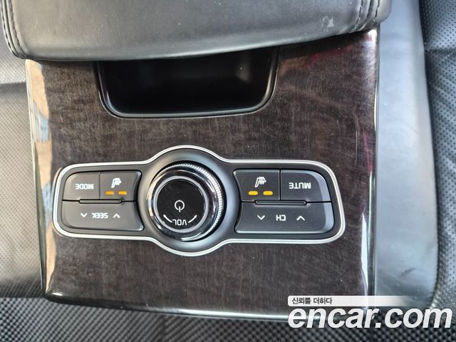 Kia K7 2013 — photo 17