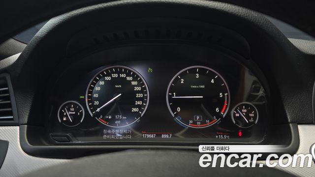 BMW 5-Series 2012 — photo 8