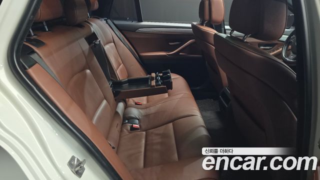BMW 5-Series 2012 — photo 11