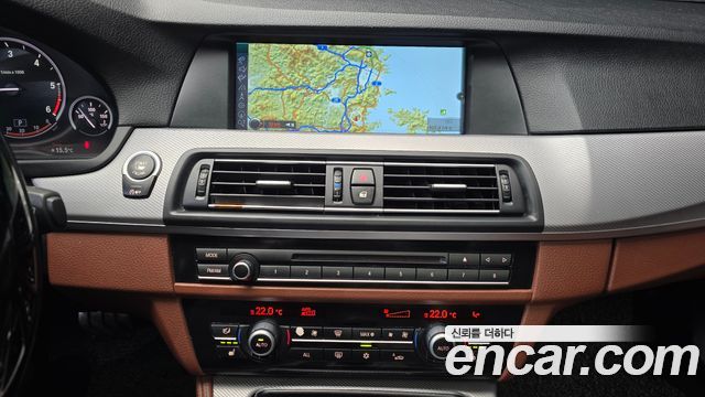 BMW 5-Series 2012 — photo 14