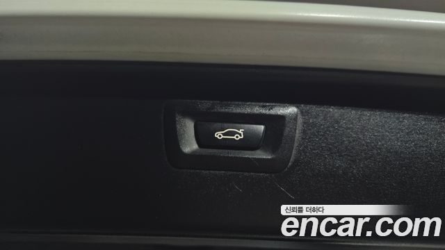 BMW 5-Series 2012 — photo 20