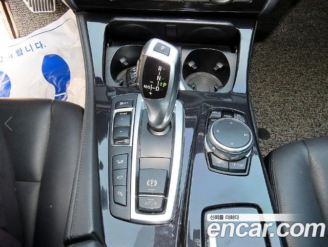 BMW 5-Series 2016 — photo 11