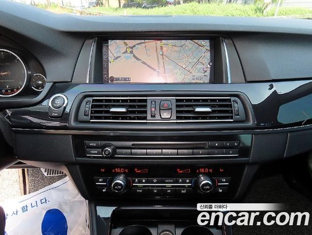 BMW 5-Series 2016 — photo 15
