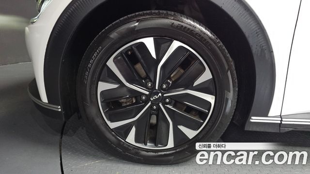 Kia EV6 2023 — photo 5