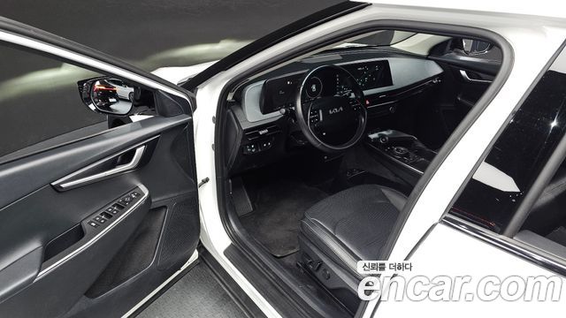 Kia EV6 2023 — photo 11