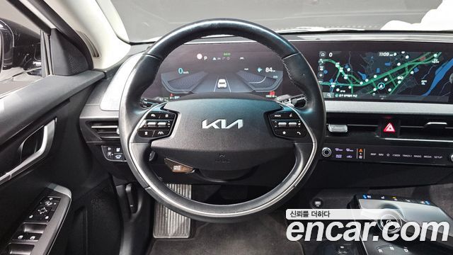 Kia EV6 2023 — photo 14