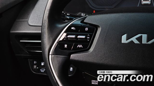 Kia EV6 2023 — photo 17