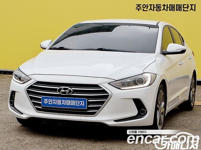 Hyundai AVANTE 2017 — photo 1